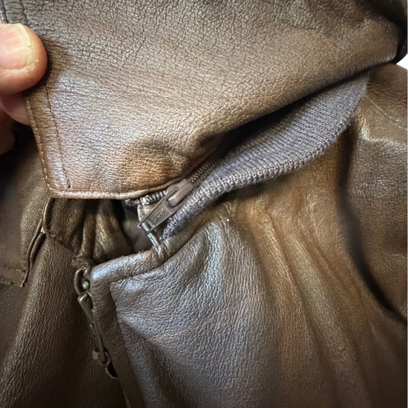 Burk’s Bay Oversized Brown Leather Bomber Jacket - Picture 13 of 17